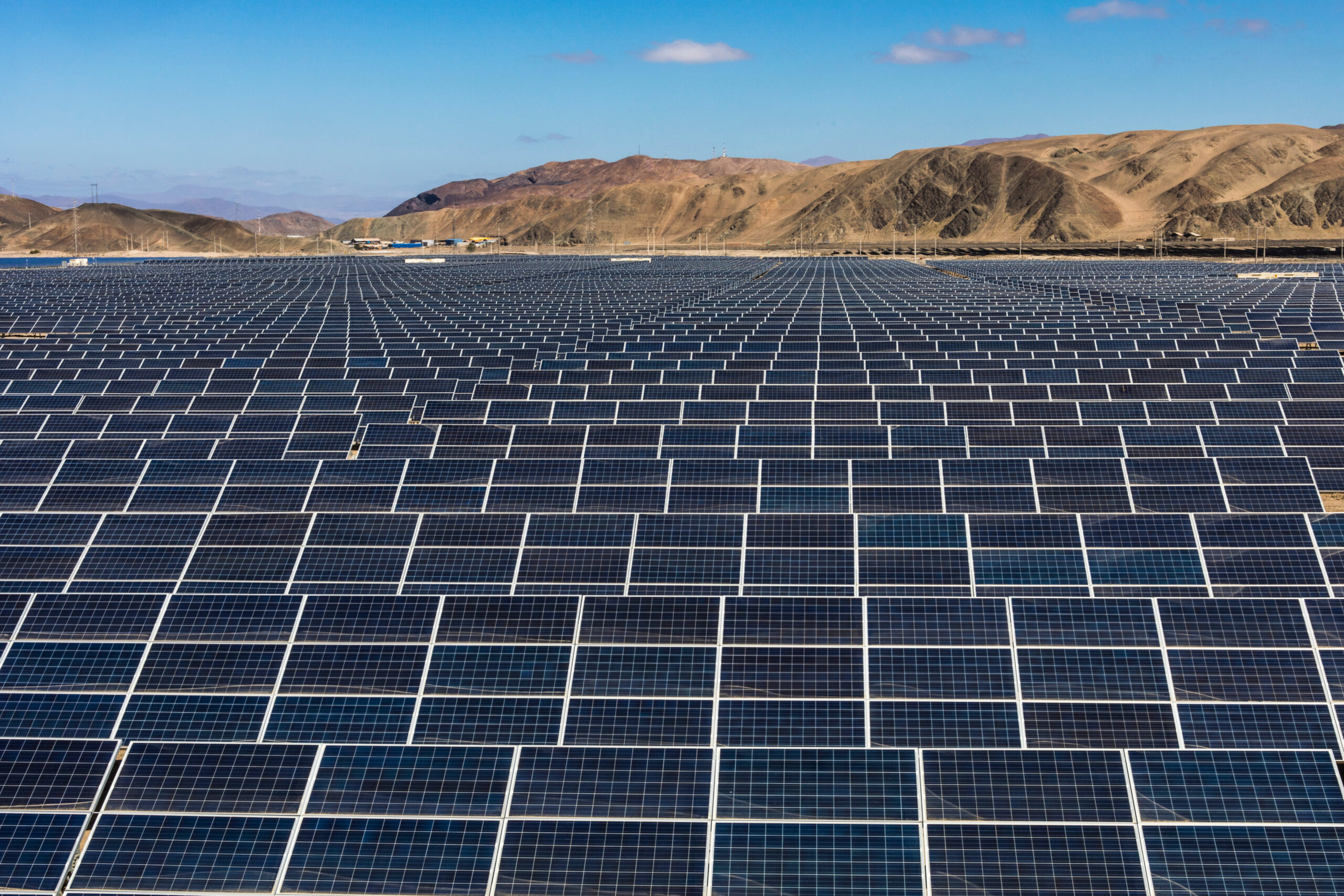 Solar-panels-Chile-AbriendomundoShutterstock.com_-scaled.jpg